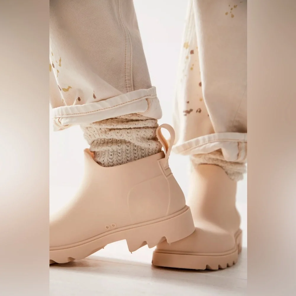 NIB Free People High Street Rain Boots in Green - Picture 3 of 4